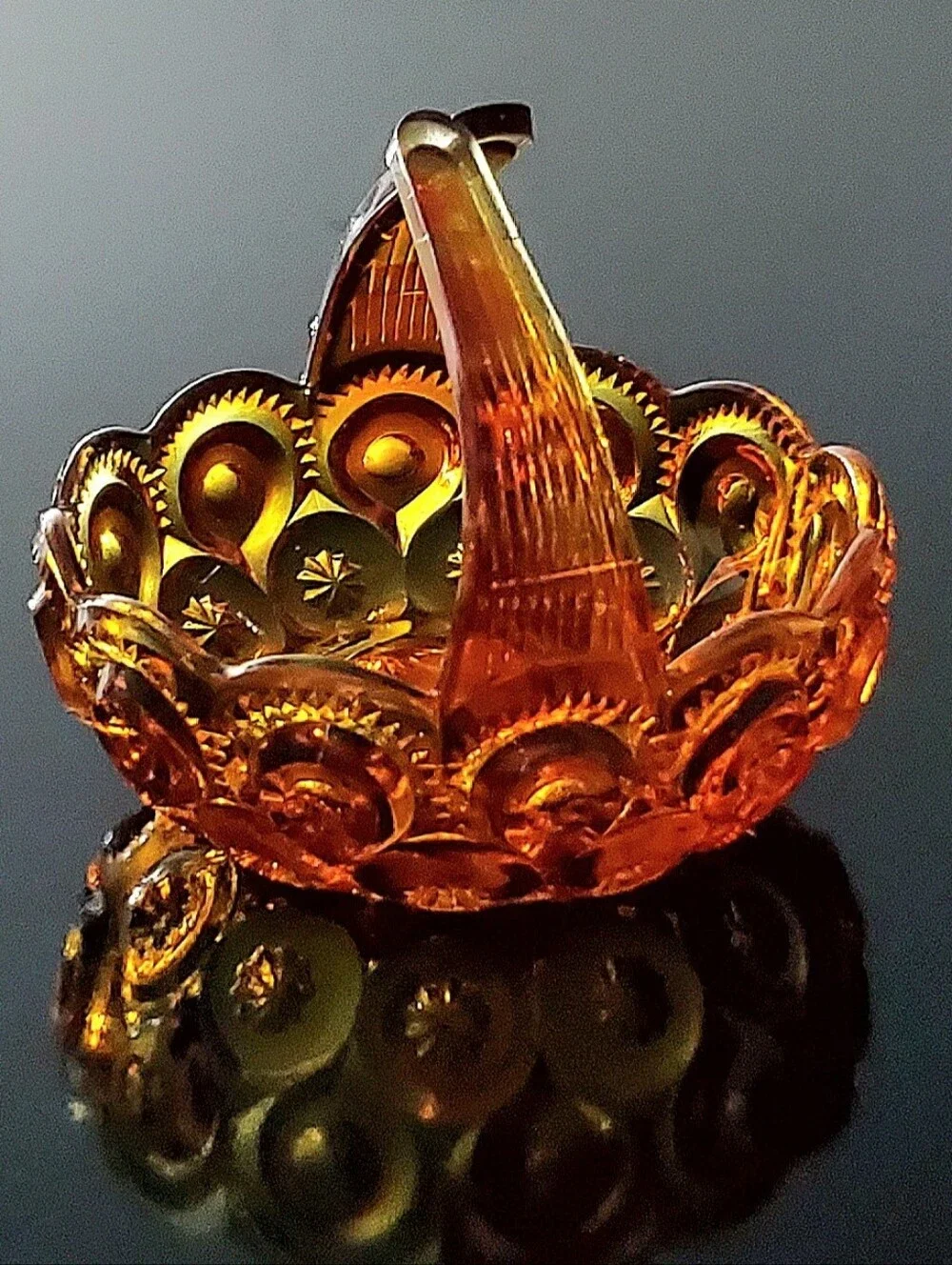 GLOWING Fire Amberina Moon & Star Split Handle Art Glass Basket - Picture 13 of 16